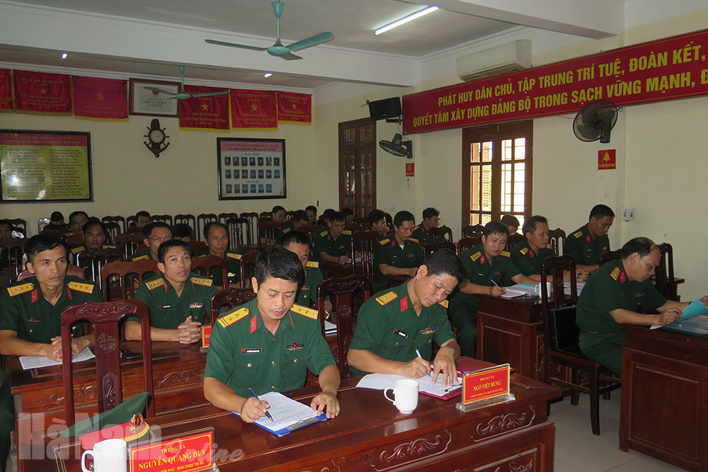 Ban CHQS thị xã Duy Tiên sơ kết công tác xây dựng đơn vị vững mạnh toàn diện “Mẫu mực, tiêu biểu”