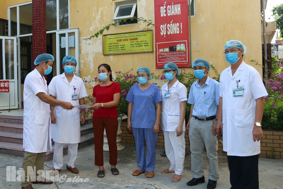 Bệnh nhân 620 khỏi bệnh và xuất viện