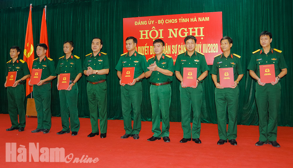 Bộ CHQS tỉnh tổ chức hội nghị trao quyết định nhân sự quý III/2020
