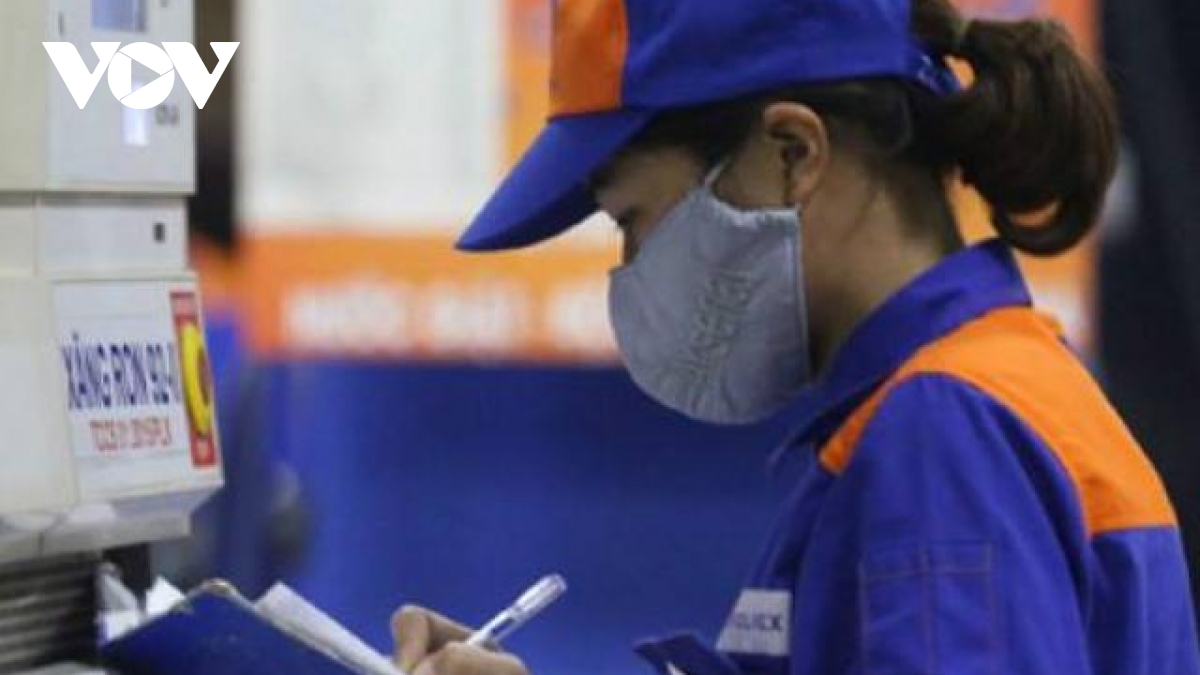 Giá xăng không giảm nhiều như dự đoán