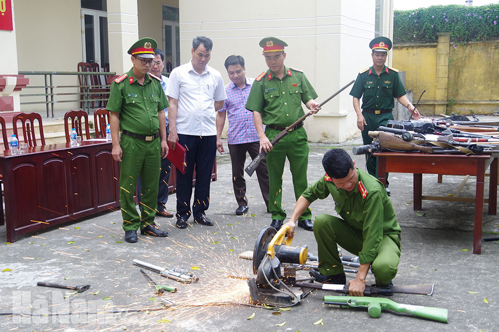 Kim Bảng tiêu huỷ số lượng lớn vũ khí, công cụ hỗ trợ