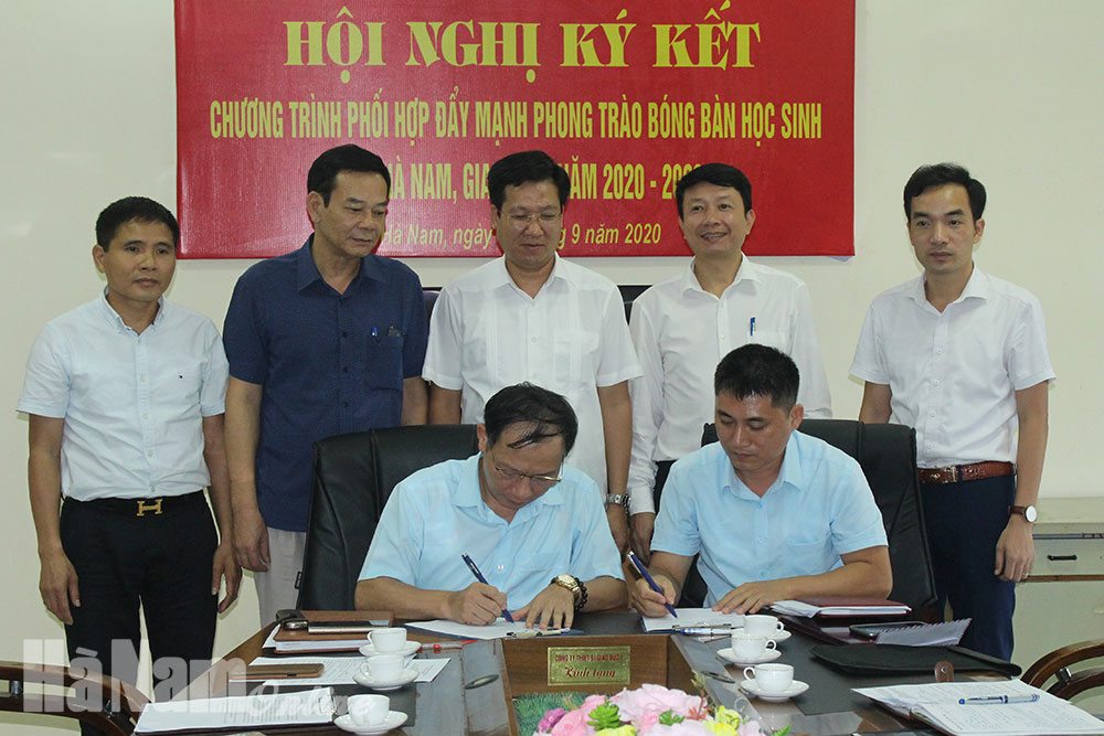 Ký kết phối hợp phát triển phong trào bóng bàn học sinh