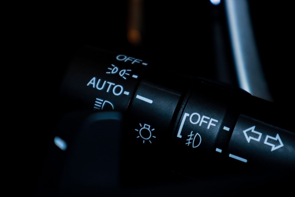 Sử dụng đèn pha tự động thế nào cho đúng cách?