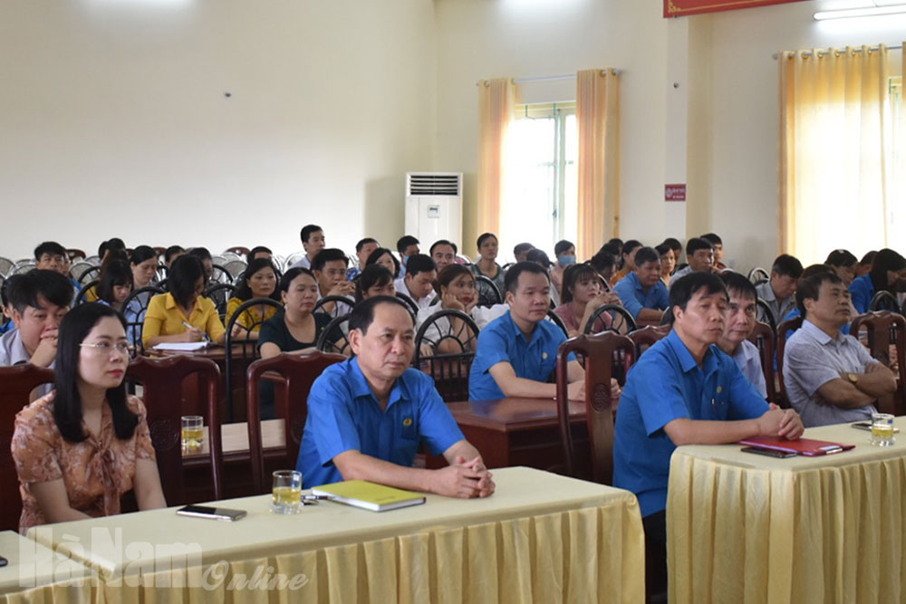 Tập huấn tuyên truyền pháp luật về bảo đảm trật tự ATGT trong CNVCLĐ