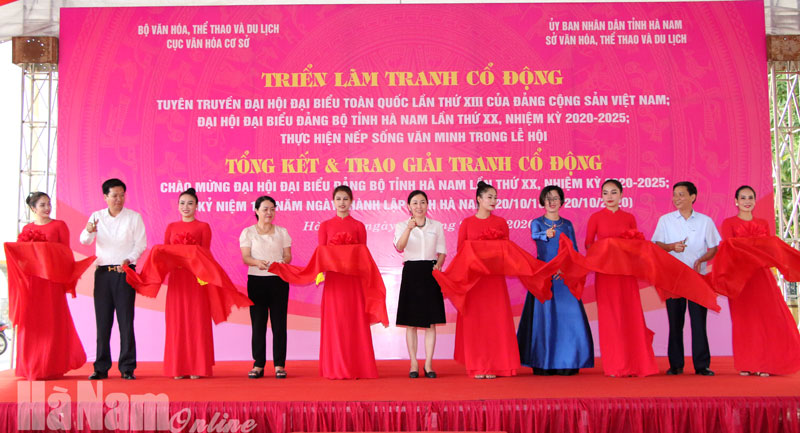 Khai mạc Triển lãm tranh cổ động