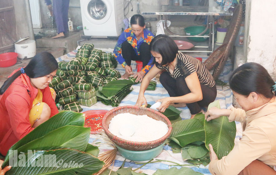 Hội Nông dân thị xã Duy Tiên chung tay ủng hộ đồng bào miền Trung