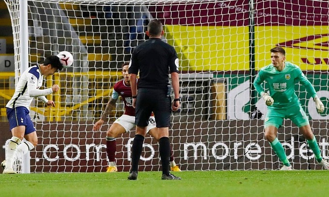 Son Heung-min giải cứu Tottenham