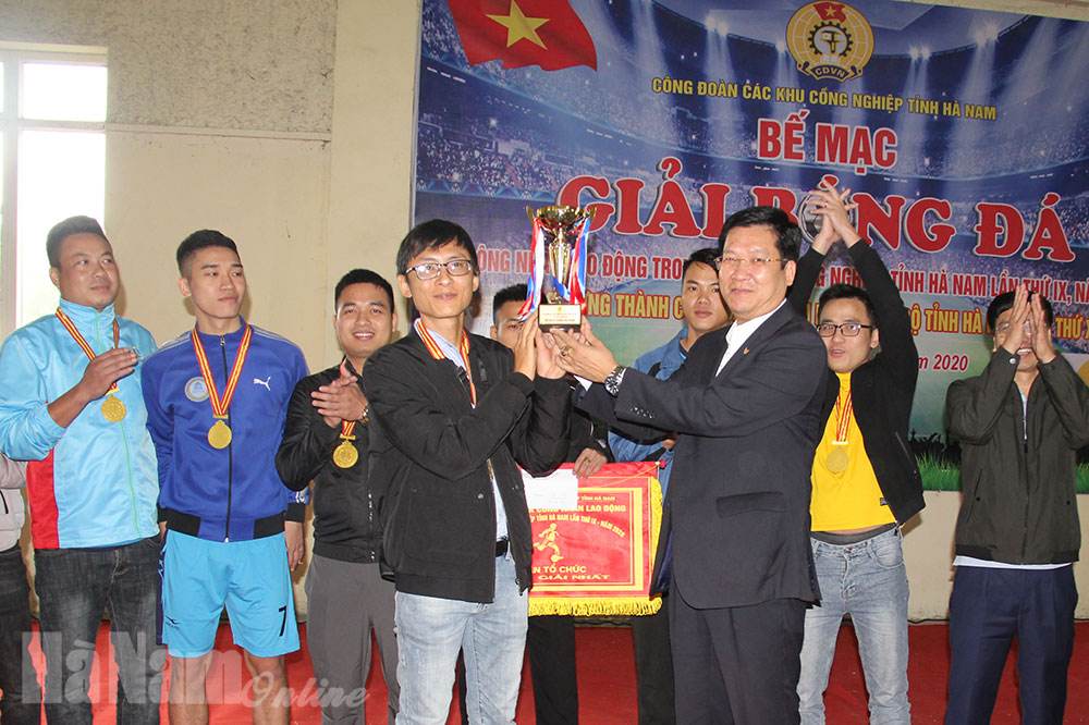 Bế mạc Giải bóng đá công nhân lao động trong các KCN lần thứ IX năm 2020