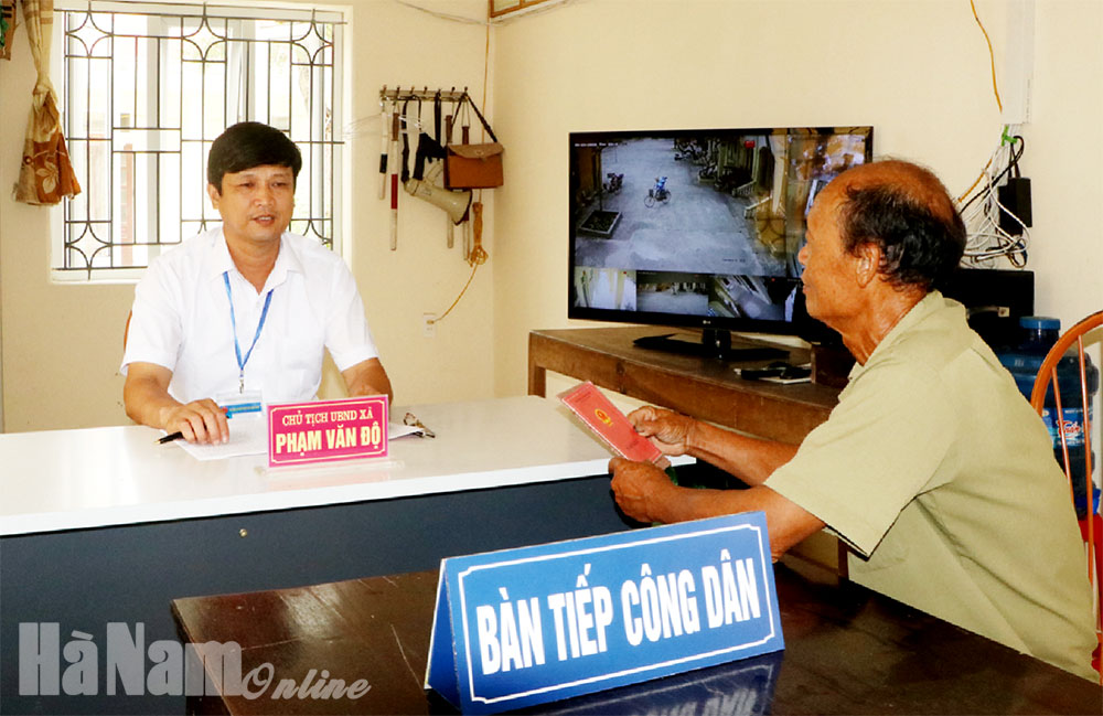 Thực hiện việc bố trí cán bộ xã tham gia tiếp xúc cử tri ở Liêm Cần