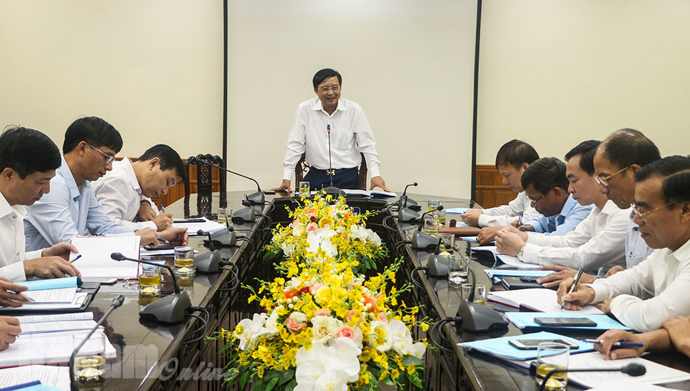 UBND tỉnh nghe báo cáo dự thảo Đề án Xây dựng mô hình sản xuất cây ăn quả an toàn vùng chuyển đổi đất lúa giai đoạn 2021-2022