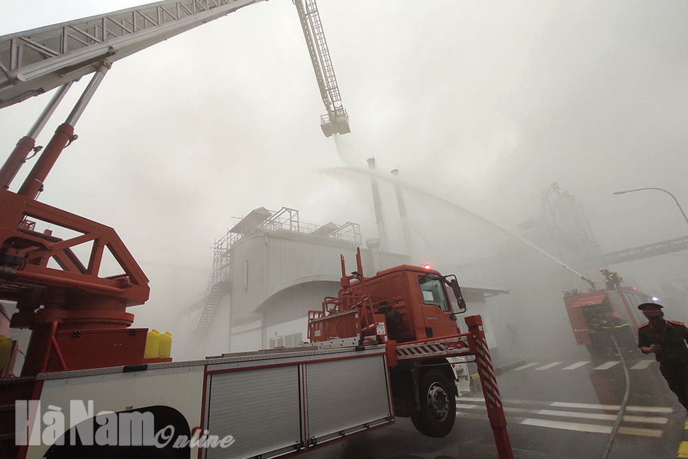 Diễn tập phương án chữa cháy, tìm kiếm cứu nạn, cứu hộ tại Công ty TNHH Friesland Campina Hà Nam