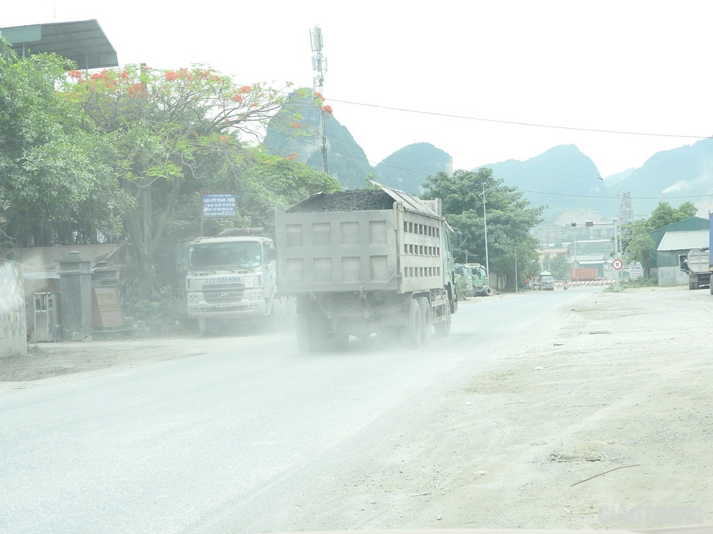 Tăng cường kiểm soát xe quá khổ quá tải trên địa bàn