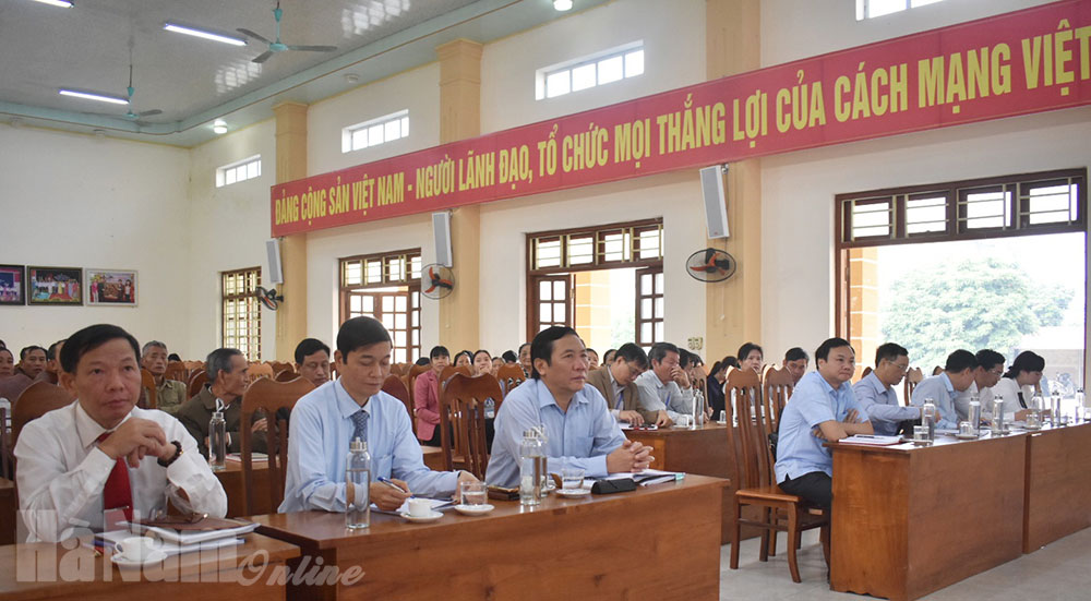 Đại biểu HĐND tỉnh tiếp xúc cử tri trước kỳ họp cuối năm