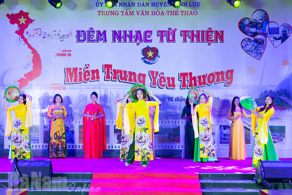 Trung tâm Văn hóa - Thể thao huyện Bình Lục tổ chức chương trình ca nhạc từ thiện vì miền Trung