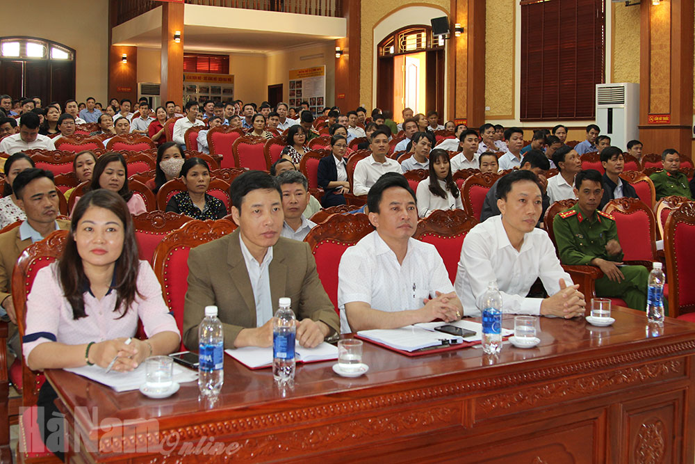 Kim Bảng bồi dưỡng lý luận chính trị, cập nhật kiến thức mới cho đội ngũ cán bộ lãnh đạo, quản lý cơ sở