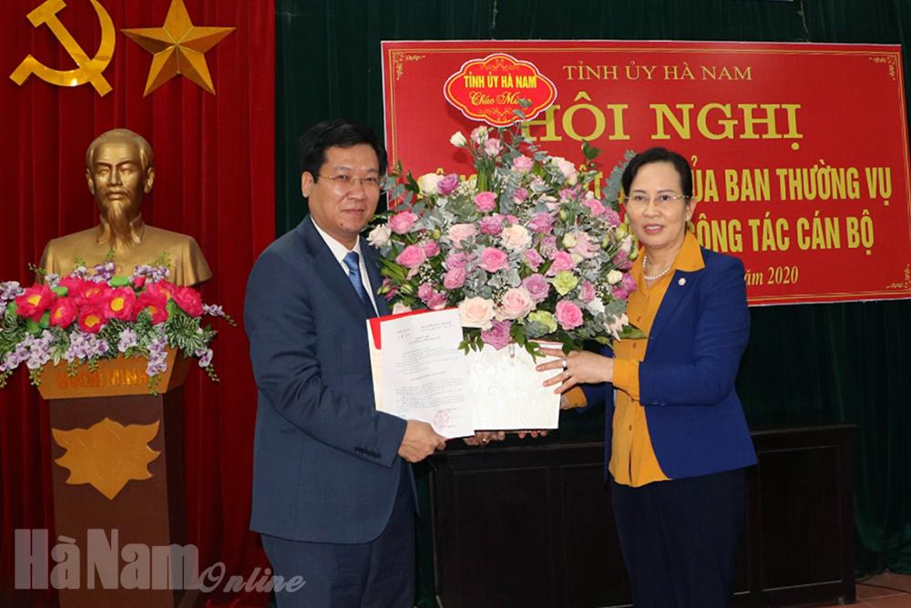 Huyện ủy Bình Lục, Thị ủy Duy Tiên công bố các quyết định của BTV Tỉnh ủy về công tác cán bộ