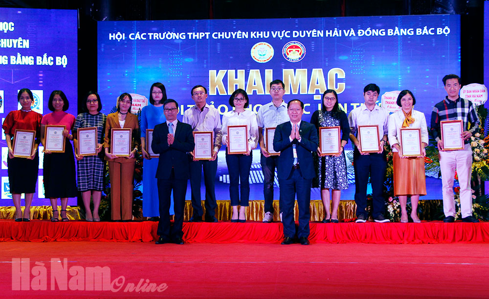 Hội thảo khoa học các trường THPT chuyên khu vực Duyên hải và Đồng bằng Bắc bộ lần thứ 13
