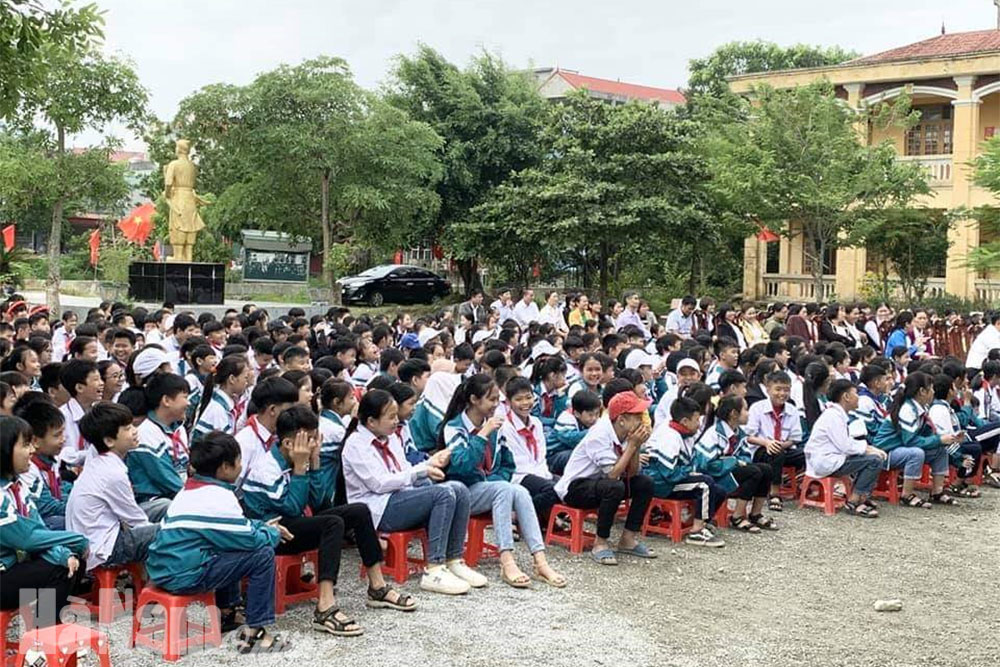 Chi cục DS-KHHGĐ tỉnh: Thành lập thí điểm 12 CLB truyền thông chăm sóc SKSS trong các trường THCS, THPT