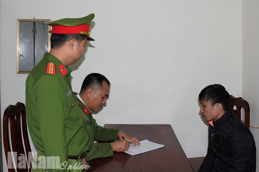 Công an huyện Bình Lục bắt đối tượng lừa đảo chiếm đoạt tiền qua mạng xã hội