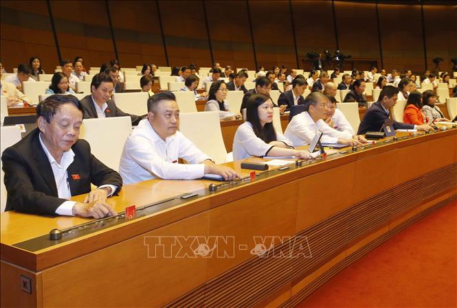 Quốc hội thông qua Nghị quyết về kế hoạch phát triển kinh tế - xã hội năm 2021