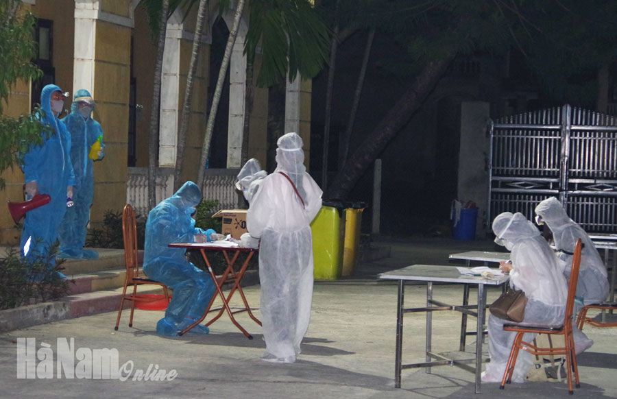 Tiếp nhận 84 công dân về cách ly tập trung phòng chống dịch Covid-19