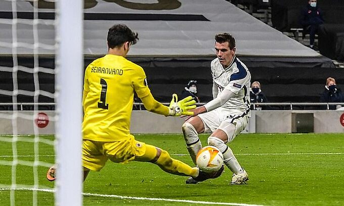 Tottenham chiếm đỉnh bảng ở Europa League