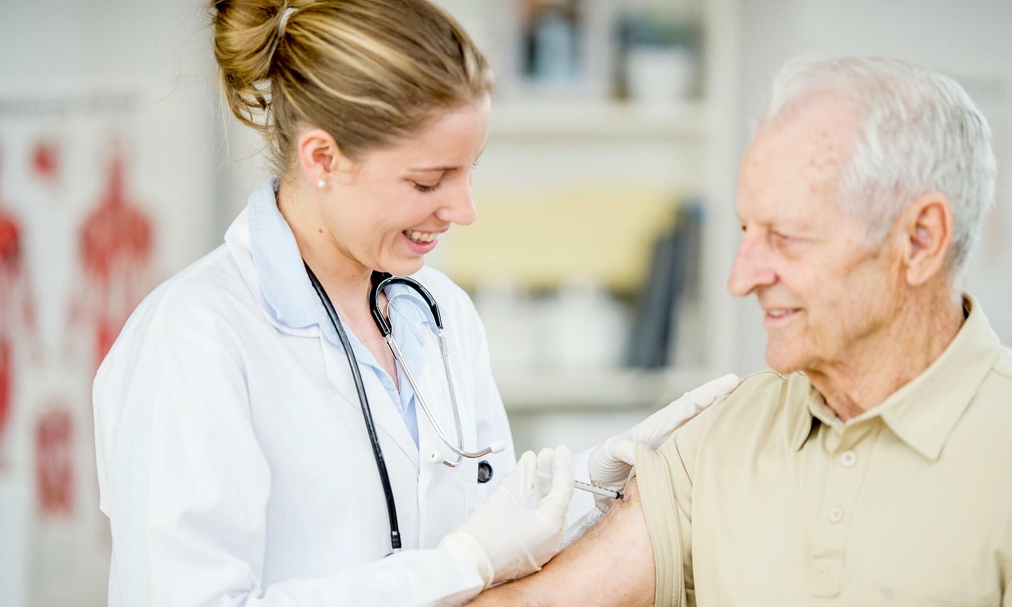 Vaccine cho người trên 50 tuổi