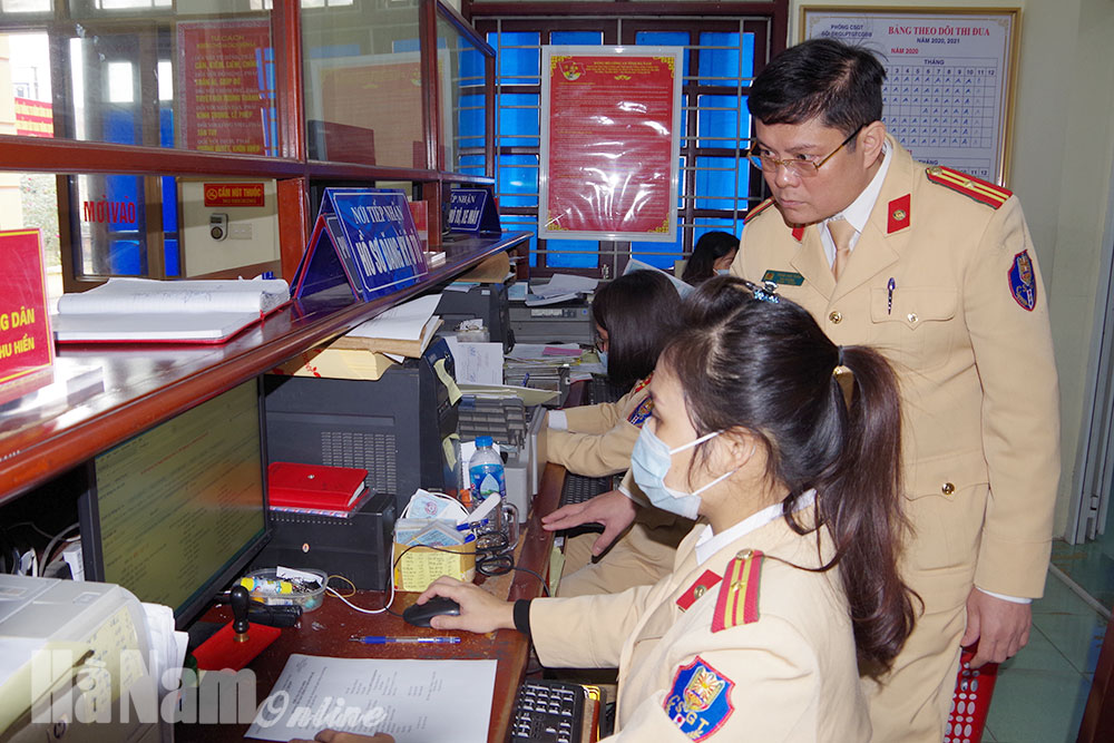 Phát hiện trường hợp dùng đăng ký xe ô tô giả để thế chấp vay tiền