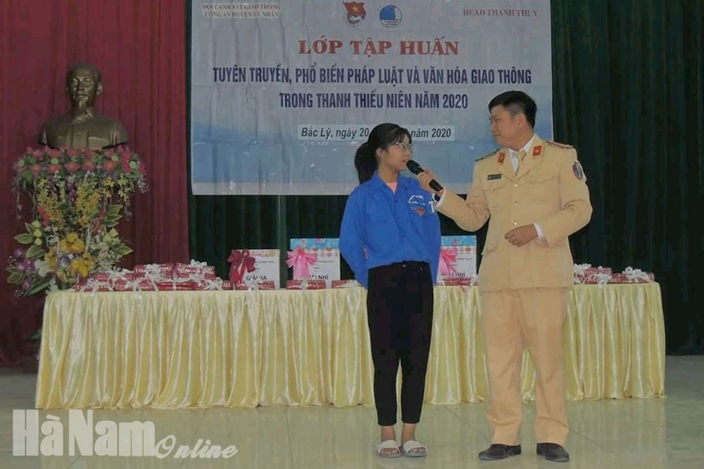 Tuyên truyền, phổ biến pháp luật và văn hóa giao thông cho thanh, thiếu niên