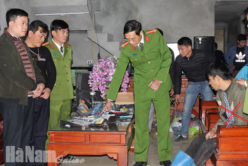 Công an Bình Lục bắt đối tượng lắp camera cảnh giới để bán ma túy