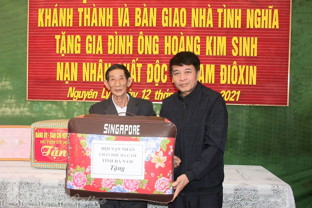 Khánh thành trao nhà tình nghĩa cho nạn nhân chất độc da cam xã Nguyên Lý