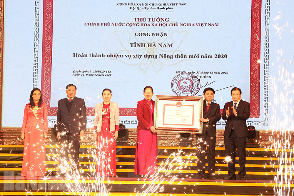 Lễ công bố Quyết định của Thủ tướng Chính phủ và đón Bằng công nhận tỉnh Hà Nam hoàn thành nhiệm vụ xây dựng NTM