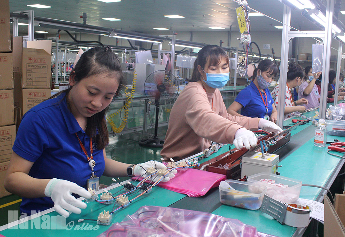 Kịp thời tháo gỡ khó khăn cho sản xuất, kinh doanh