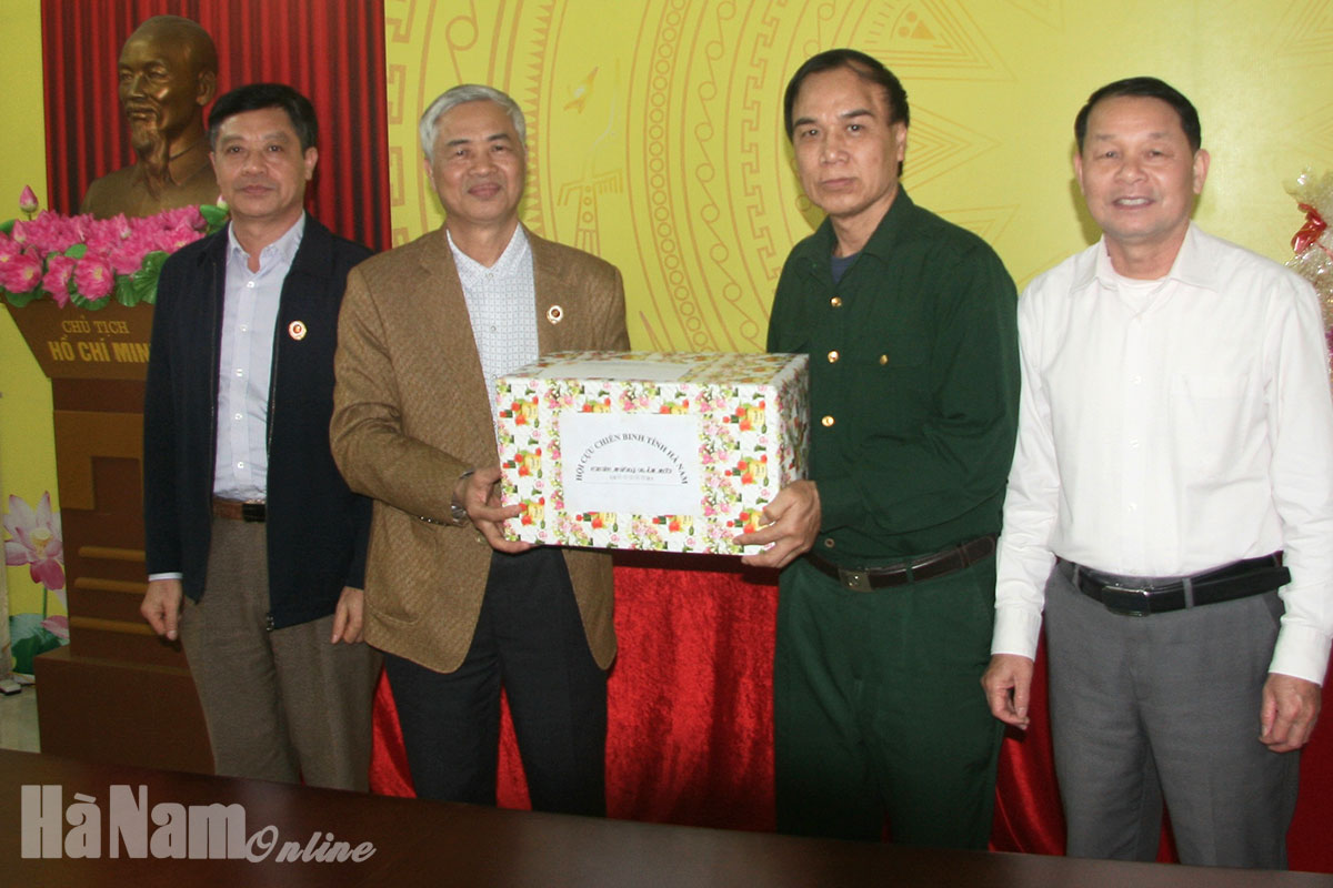 Hội CCB tỉnh tổ chức thăm, tặng quà Tết tại các trung tâm điều dưỡng thương binh