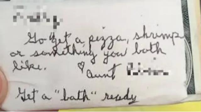 Bất ngờ món quà cưới cặp vợ chồng mở sau 9 năm kết hôn