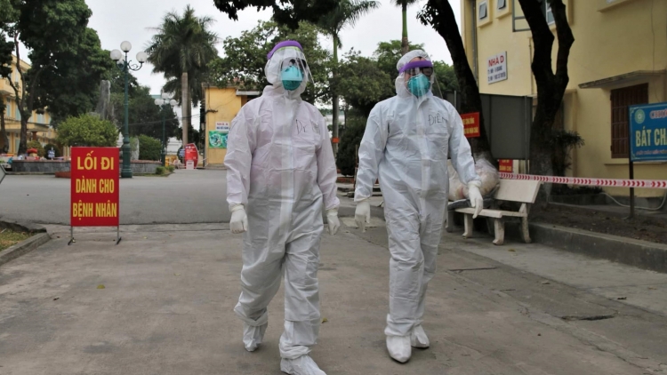 Chiều mùng 3 Tết, Việt Nam có thêm 33 ca mắc COVID-19 tại Hải Dương và Hà Nội