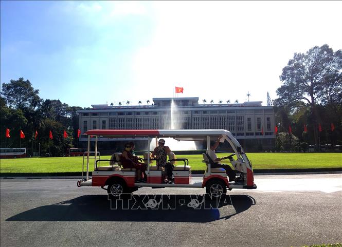 Mùng 4 Tết, bức xạ của tia cực tím gây hại ngưỡng cao đến rất cao