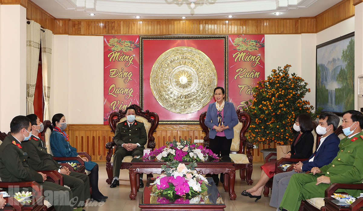 Các đồng chí Thường trực Tỉnh ủy thăm, chúc Tết Công an tỉnh