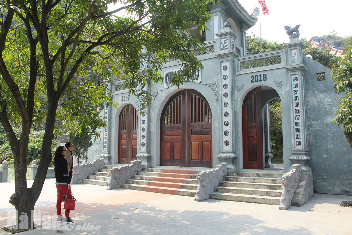 Độc đáo Tam Giáo tự