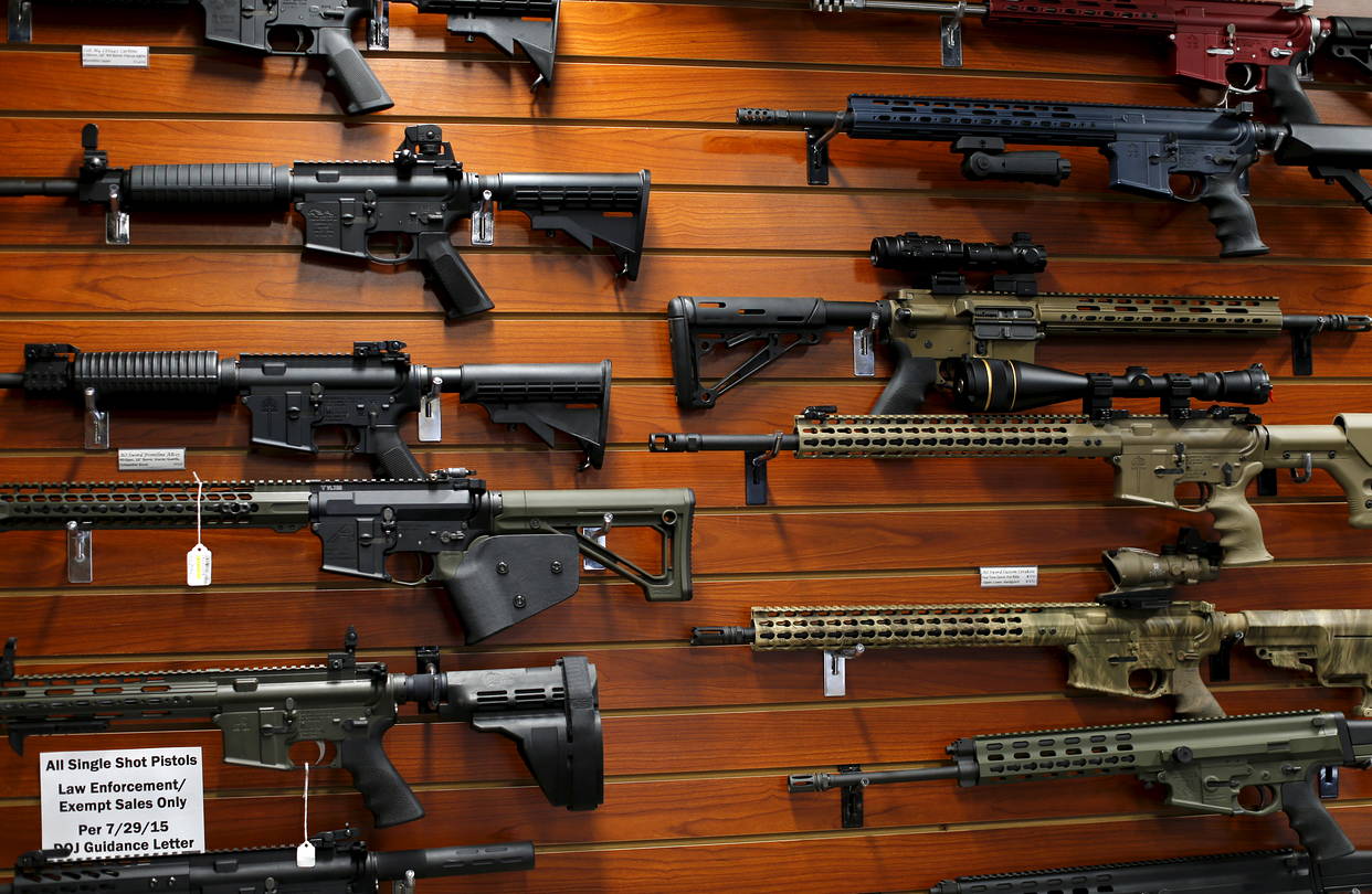 Hạ viện Mỹ thông qua dự luật siết chặt kiểm soát súng đạn