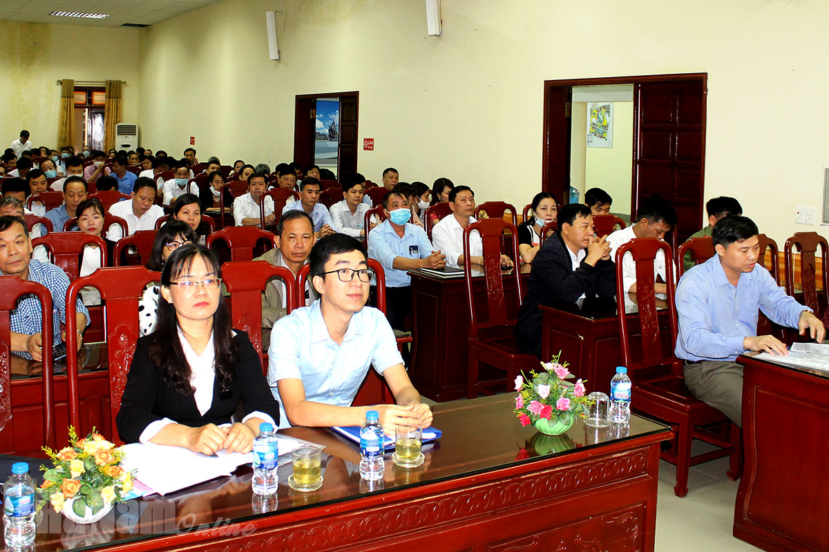 Thành phố Phủ Lý tuyên truyền Luật Bầu cử đại biểu Quốc hội và đại biểu HĐND