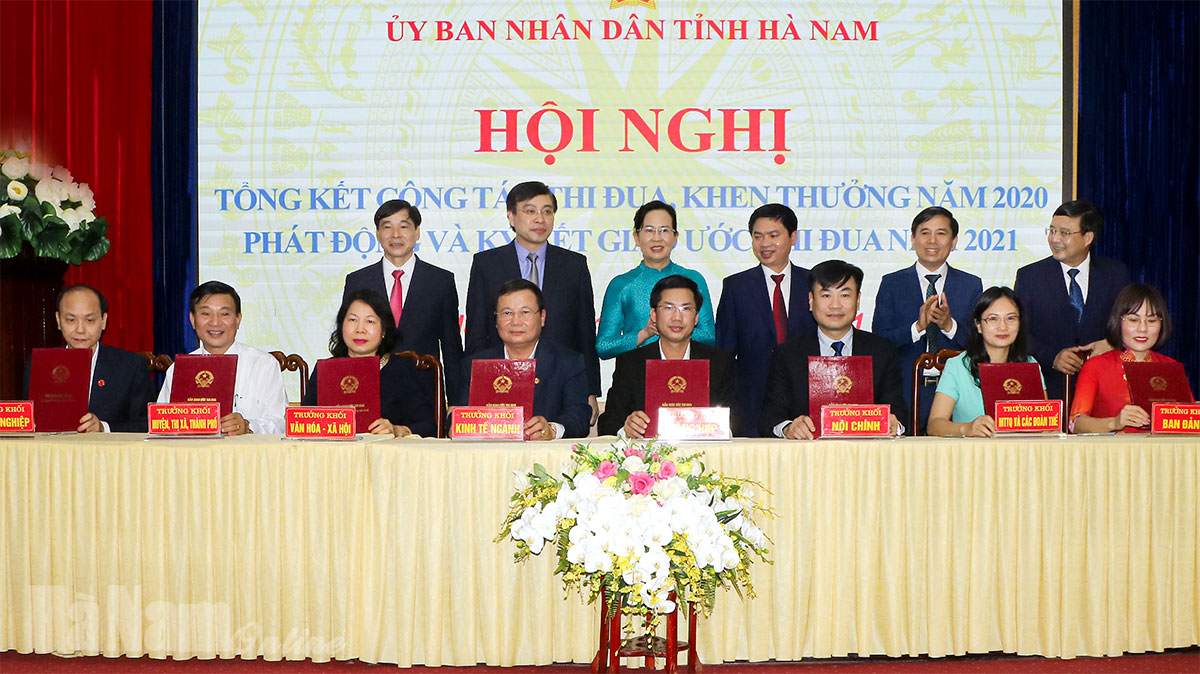 UBND tỉnh phát động và ký kết giao ước thi đua năm 2021