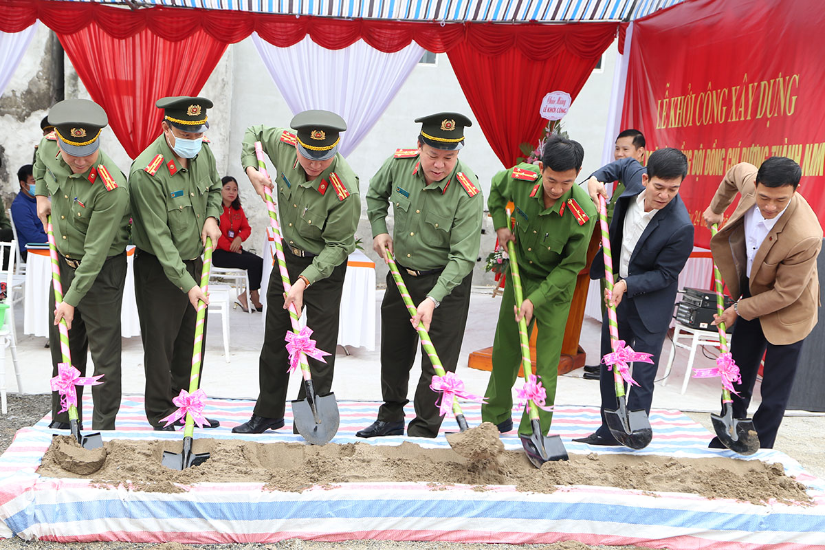 Công an tỉnh khởi công xây dựng nhà Nghĩa tình đồng đội