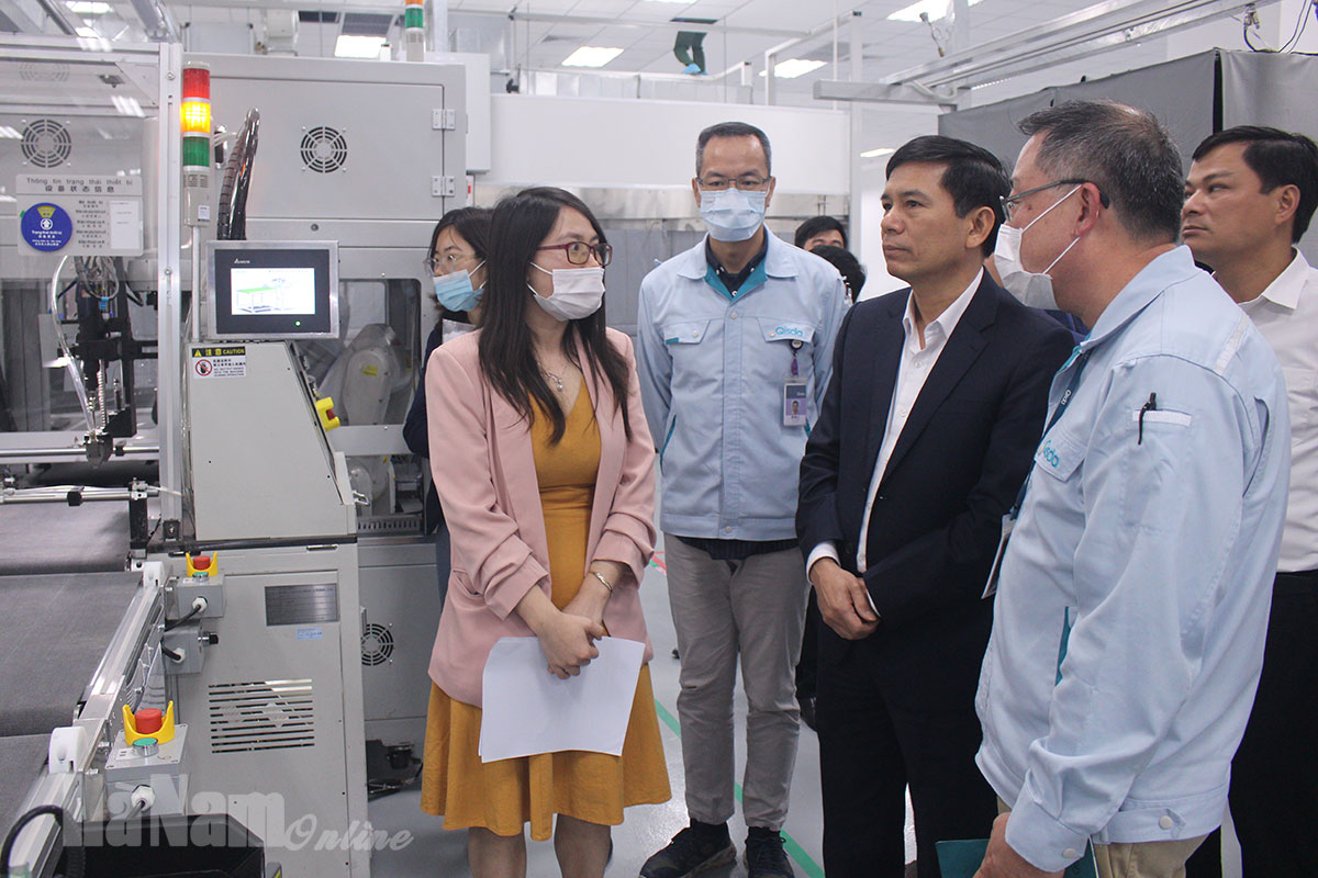 Kiểm tra tiến độ đầu tư xây dựng một số dự án đầu tư tại KCN Đồng Văn III và IV