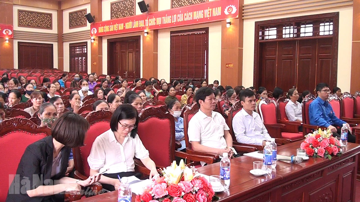 Hội LHPN Kim Bảng bồi dưỡng lý luận chính trị và nghiệp vụ công tác hội năm 2021