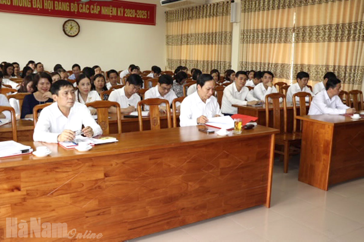 Tập huấn nghiệp vụ cho thẩm phán, thẩm tra viên, thư ký TAND hai cấp