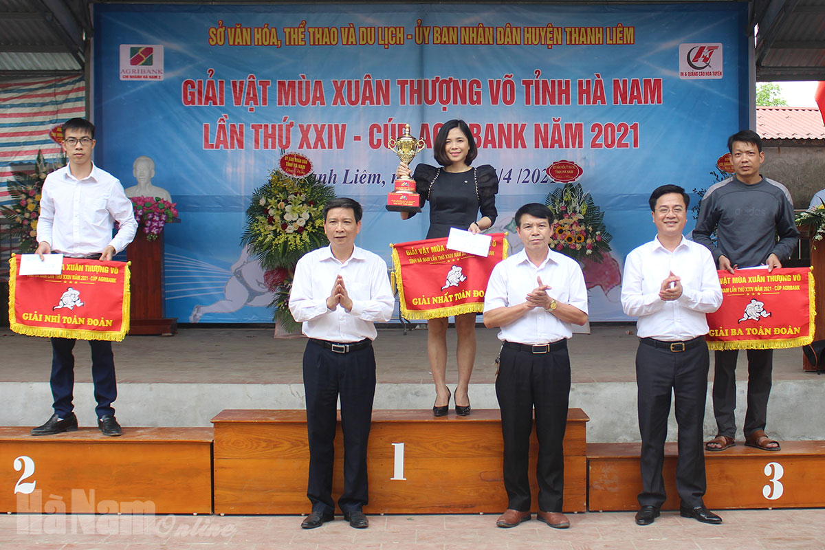 Huyện Thanh Liêm giành Cúp giải vật Mùa xuân thượng võ 2021