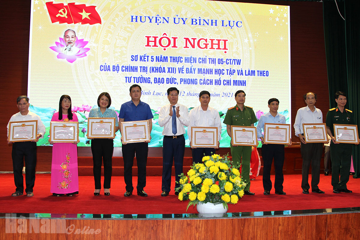 Huyện ủy Bình Lục sơ kết 5 năm thực hiện Chỉ thị 05 của Bộ Chính trị (khóa XII)