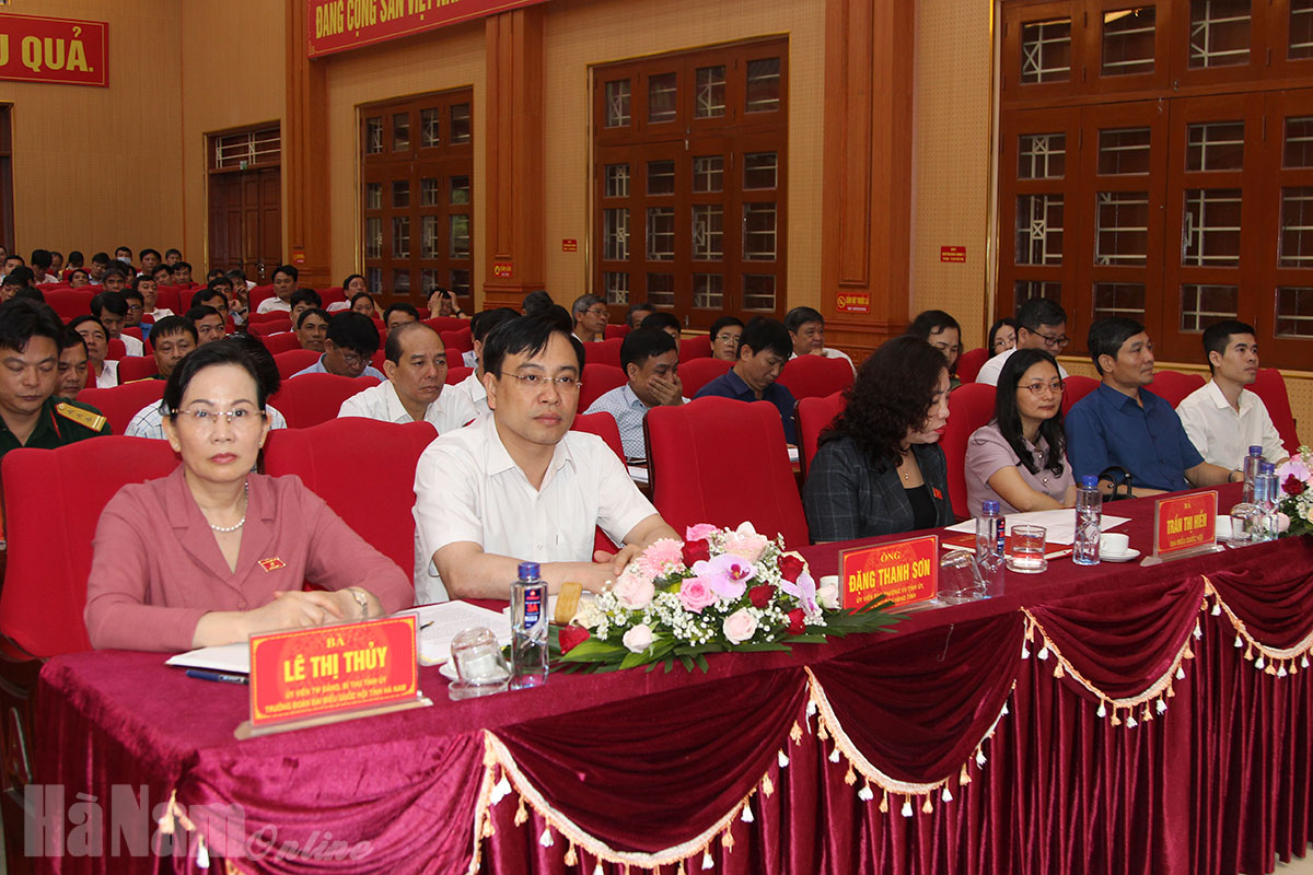 Đồng chí Bí thư Tỉnh ủy Lê Thị Thủy tiếp xúc cử tri huyện Lý Nhân