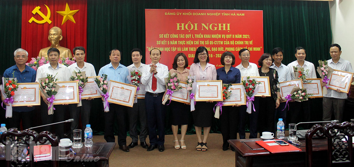 Đảng bộ Khối Doanh nghiệp tỉnh sơ kết 5 năm thực hiện Chỉ thị 05 của Bộ Chính trị